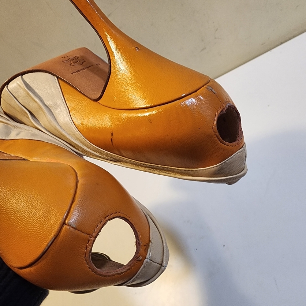 C. Label Two-Tone Orange and Cream Pointed-Toe Heels Sz 7.5 - Picture 5 of 16